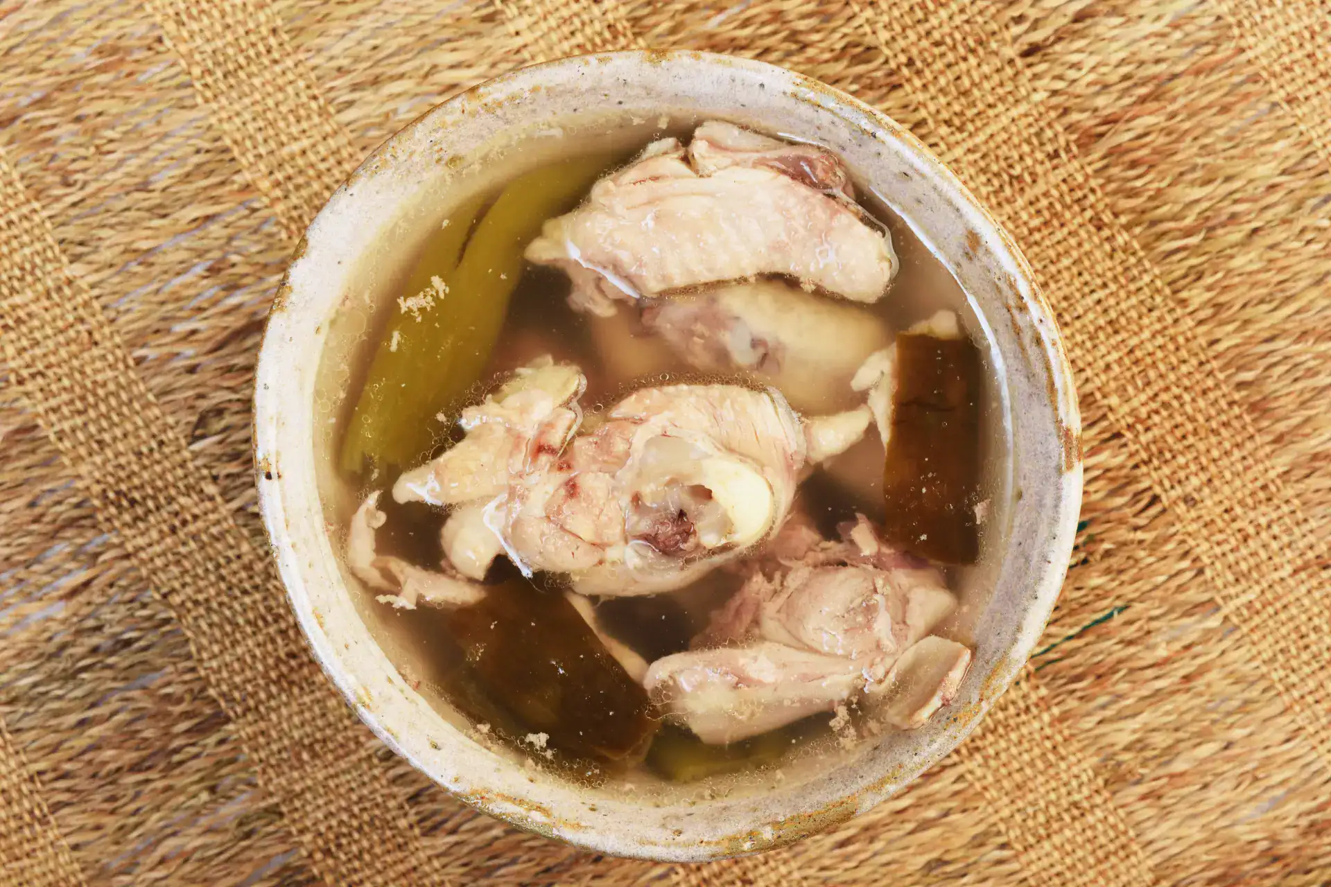 【好喝的雞湯食譜】10 道家常雞湯料理，簡單煮就暖胃又營養