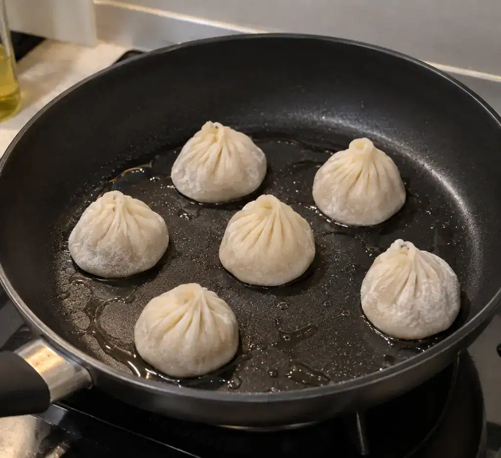 冷凍小籠包怎麼加熱?4 種小籠包加熱方法一次學會,蒸多久、不破皮技巧全整理